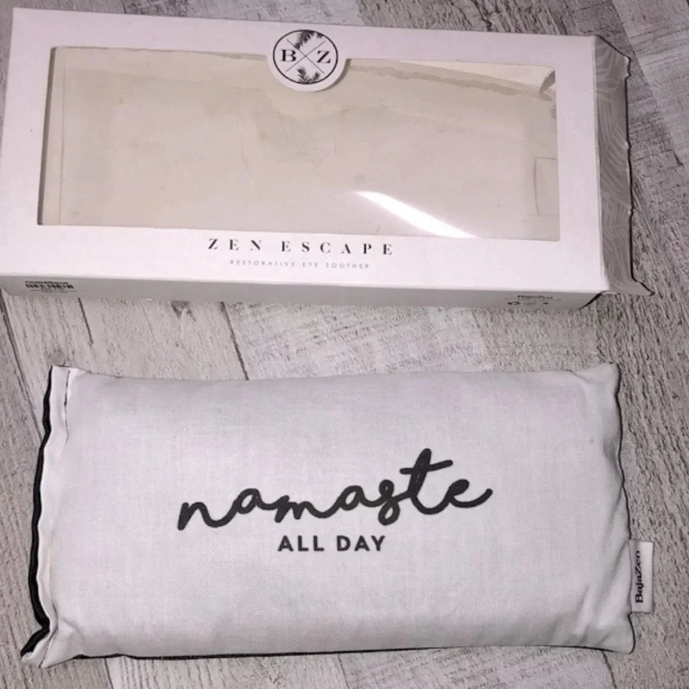 Zen Escape Namaste herbal eye pack new in box
